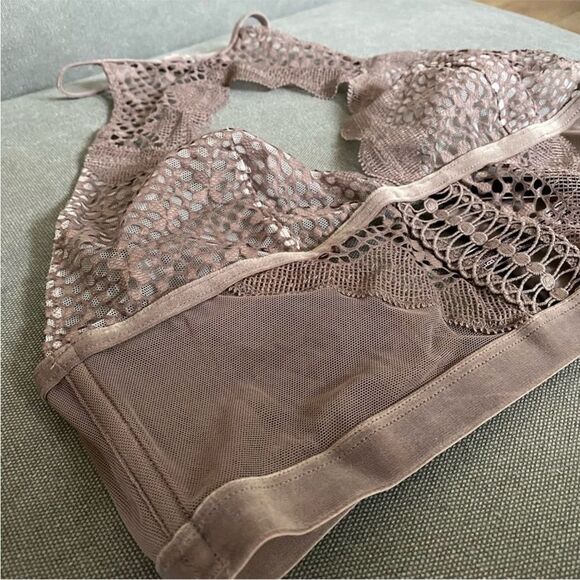 Victoria’s Secret Very Sexy Unlined Halter Bralette Brown lace & Velvet small - Picture 7 of 9